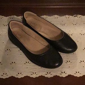 Naturalizer flats